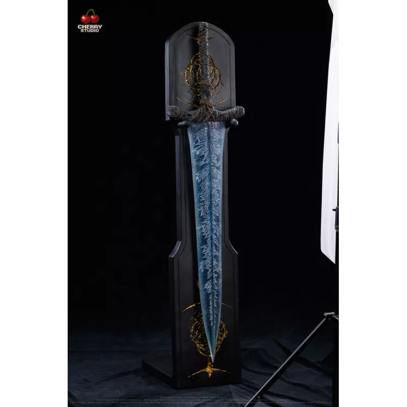 CHERRY Studio - Dark Moon Greatsword with LED - PRE-ORDER