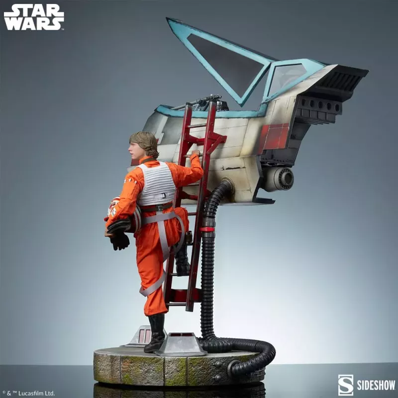 Star Wars Luke Skywalker & X-Wing: Red Five Sideshow