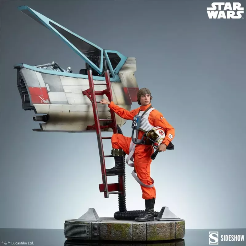 Star Wars Luke Skywalker & X-Wing: Red Five Sideshow