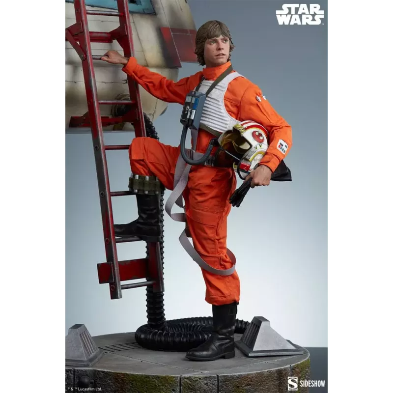 Star Wars Luke Skywalker & X-Wing: Red Five Sideshow