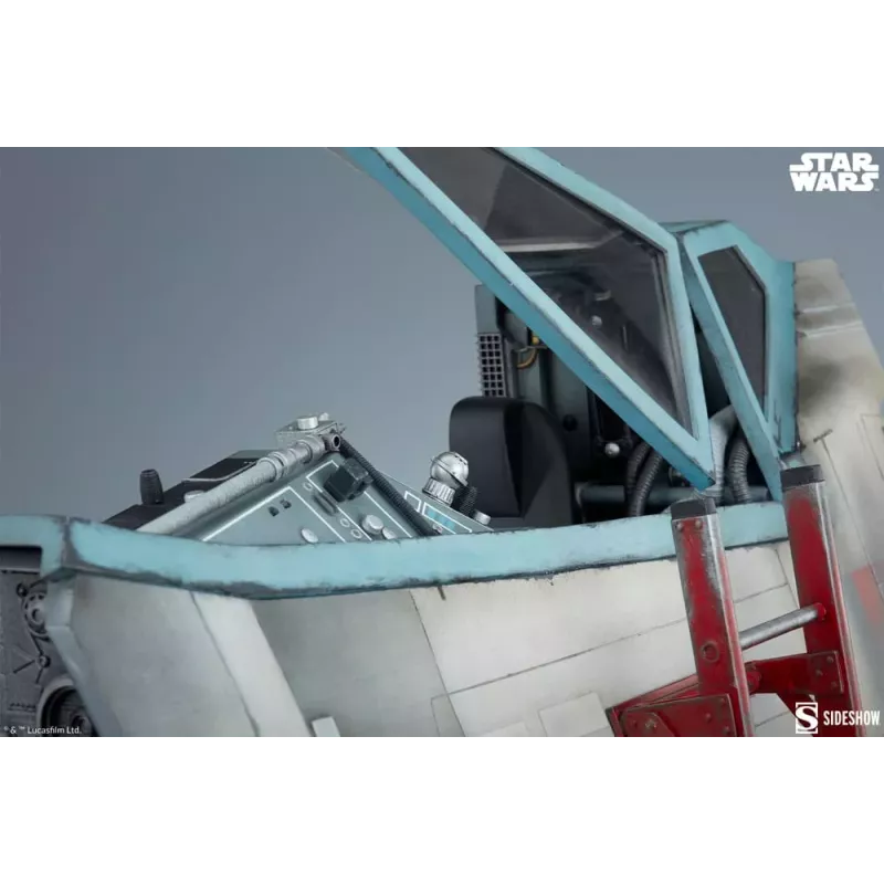 Star Wars Luke Skywalker & X-Wing: Red Five Sideshow