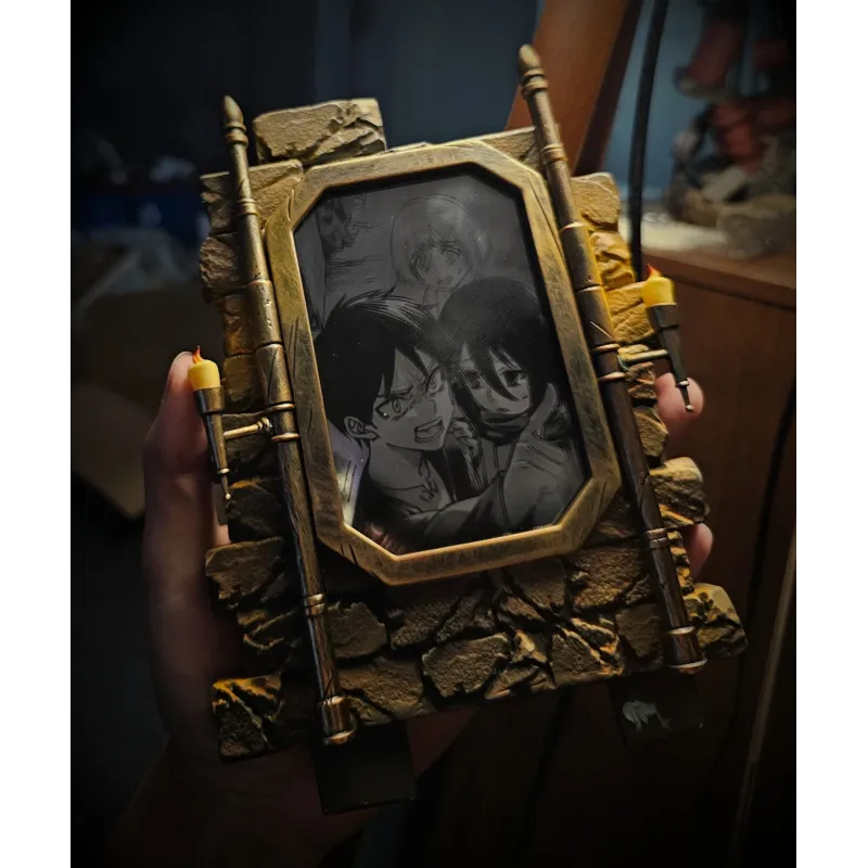 Attack On Titan Eren Coordinate y Damocles Studio - Edición Limitada