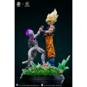 Dragon Ball Z Goku vs Frieza V2 Figure Class