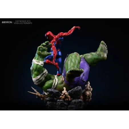 Marvel SpiderMan vs Hulk IRON Studio Pin Jiang