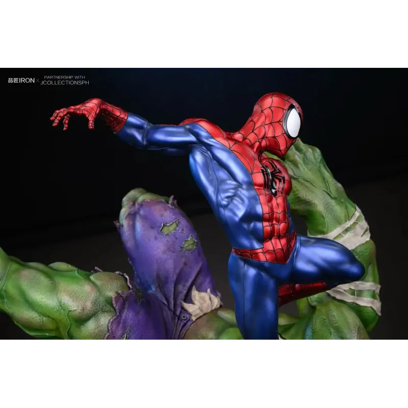 Marvel SpiderMan vs Hulk IRON Studio Pin Jiang