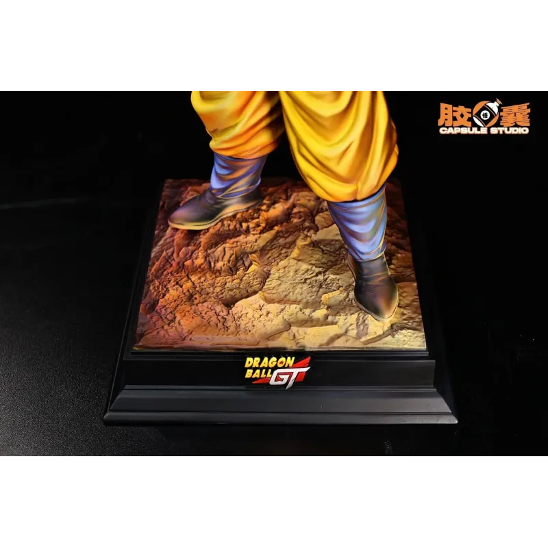 Dragon Ball GT Goku SSJ4 Capsule Studio