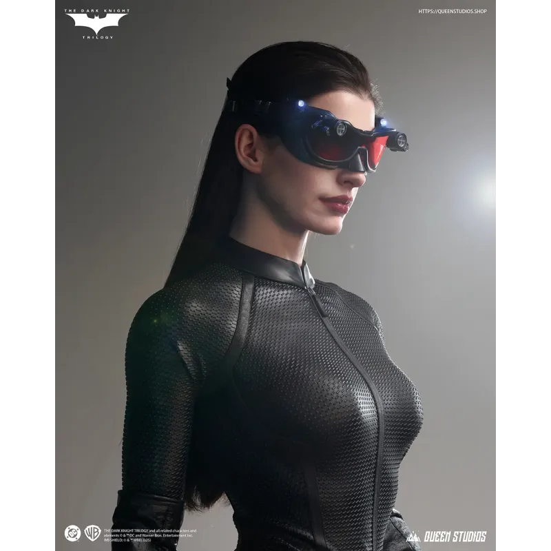 DC The Dark Knight Rises Catwoman Life-Size Queen Studios
