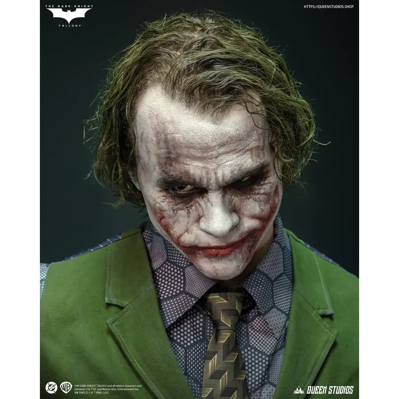 DC The Dark Knight The Joker Bust Queen Studios