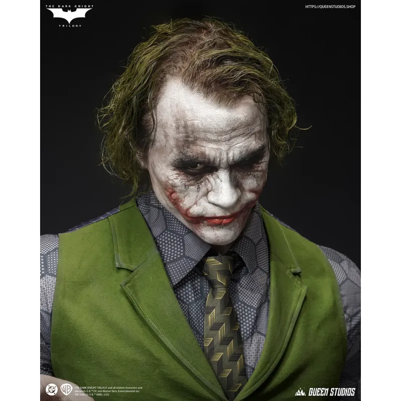 DC The Dark Knight The Joker Bust Queen Studios