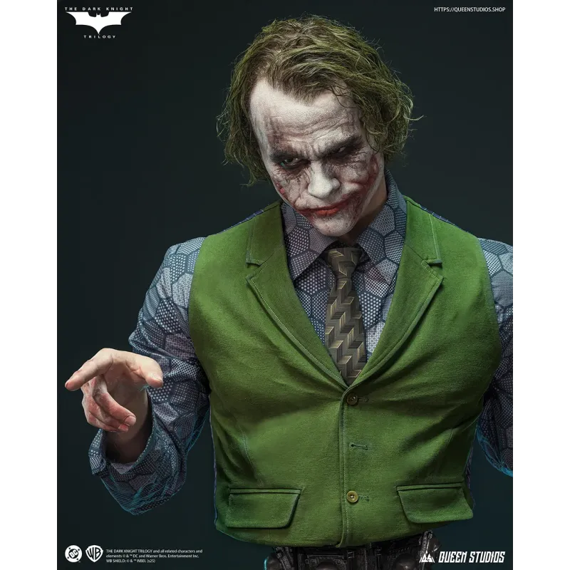 DC The Dark Knight The Joker Bust Queen Studios