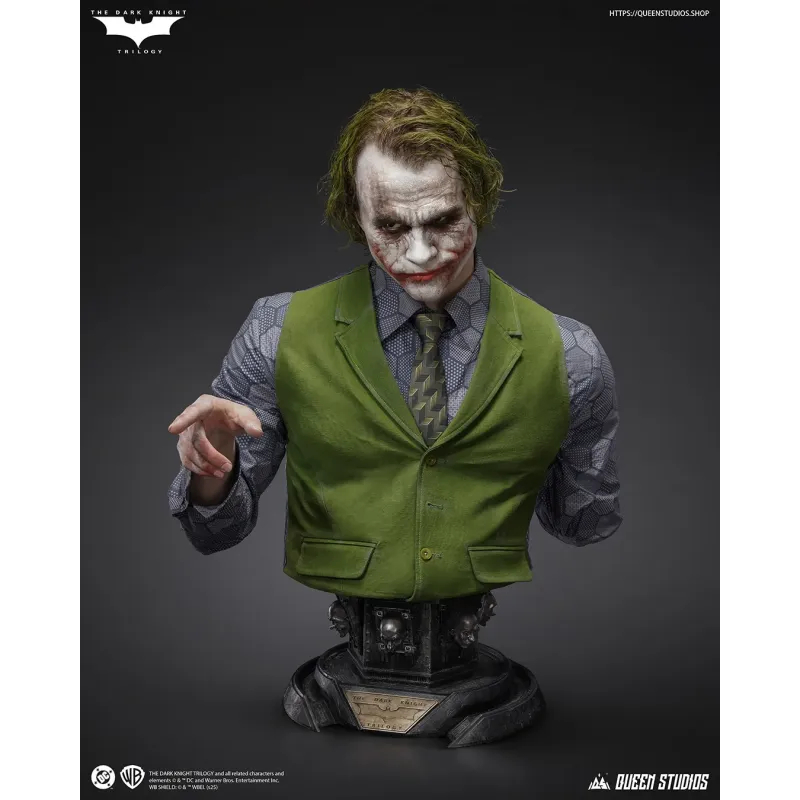DC The Dark Knight The Joker Bust Queen Studios