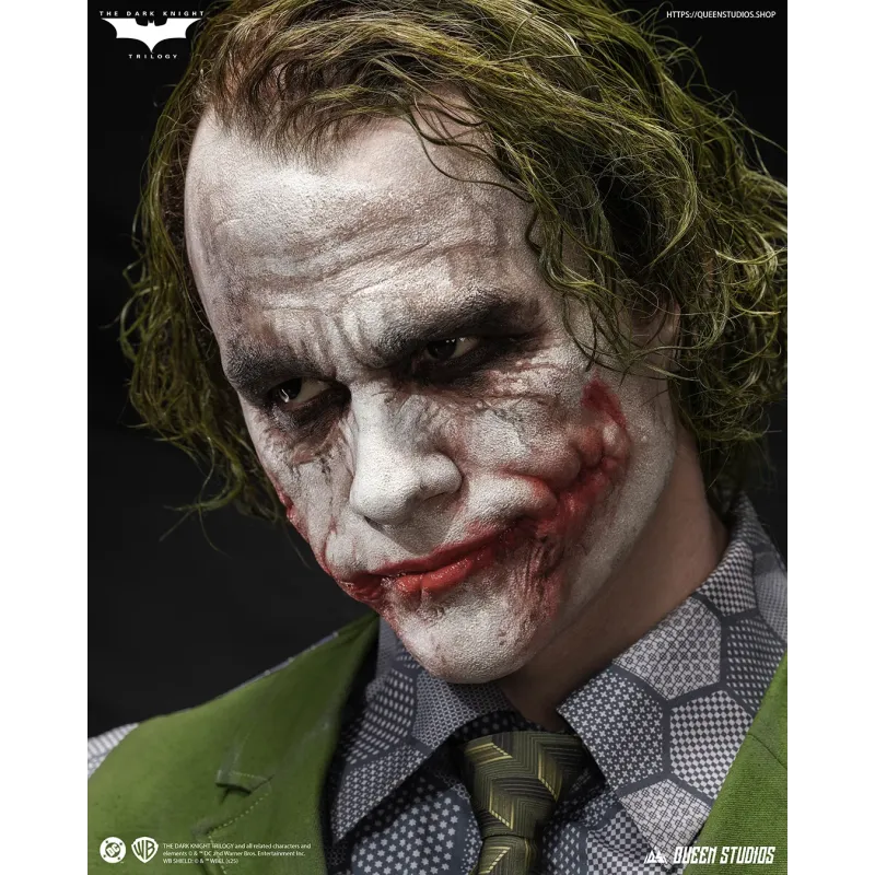 DC The Dark Knight The Joker Bust Queen Studios