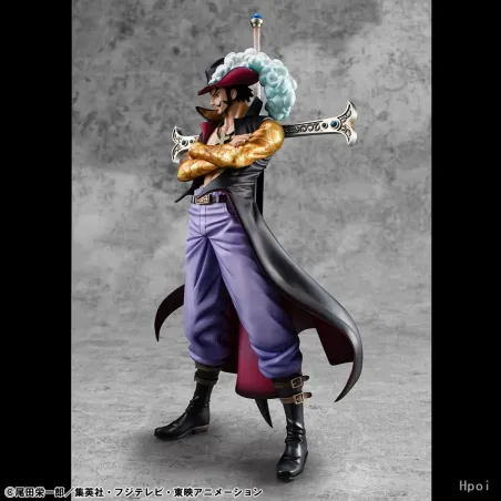 One Piece Dracule Mihawk MegaHouse - Figurine de Collection Unique