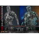 The Terminator T800 Endoskeleton HOTTOYS 1/6 Diecast - Battle Damage