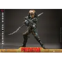 Predator Broken Tusk Hot Toys - Epic Collectible Figure