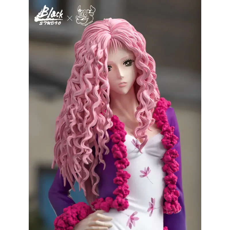 NANA Layla Serizawa NIUZI Studio X BLACK Studio