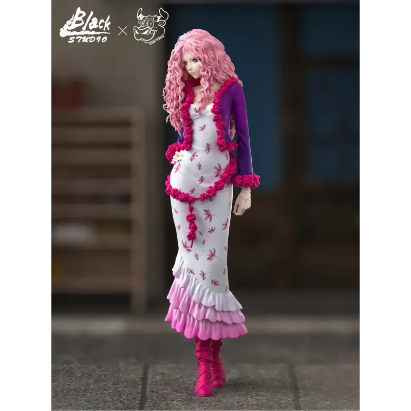 NANA Layla Serizawa NIUZI Studio X BLACK Studio