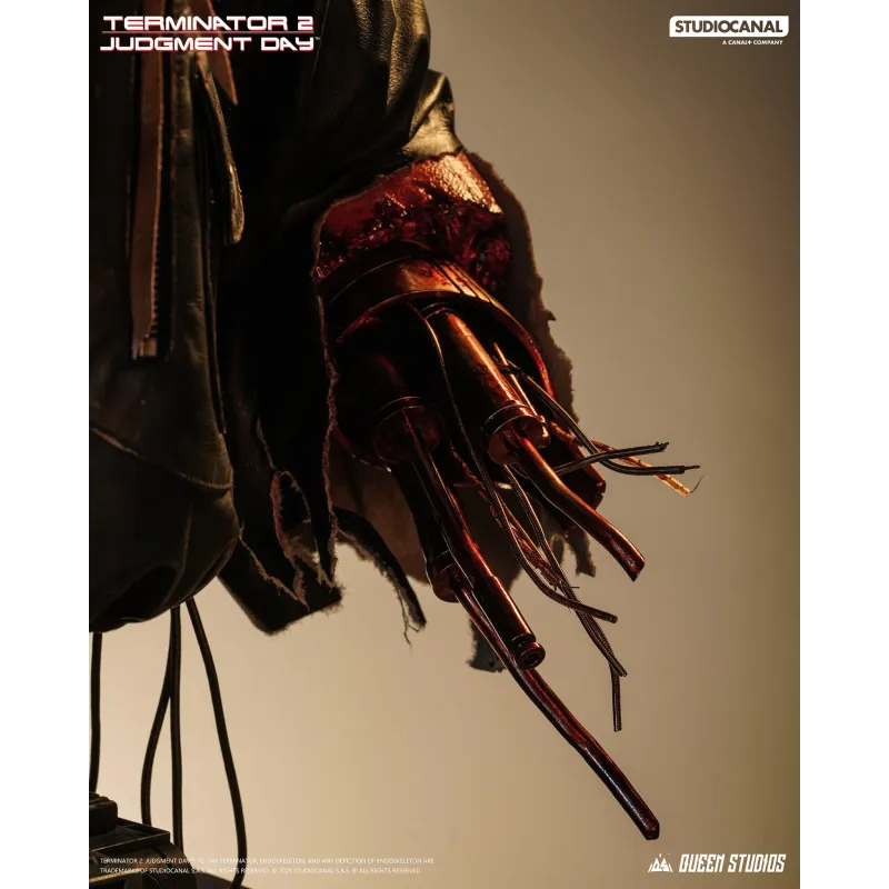 Terminator 2 T-800 Battle Damaged (Mechanical) Life Size Bust Queen Studios