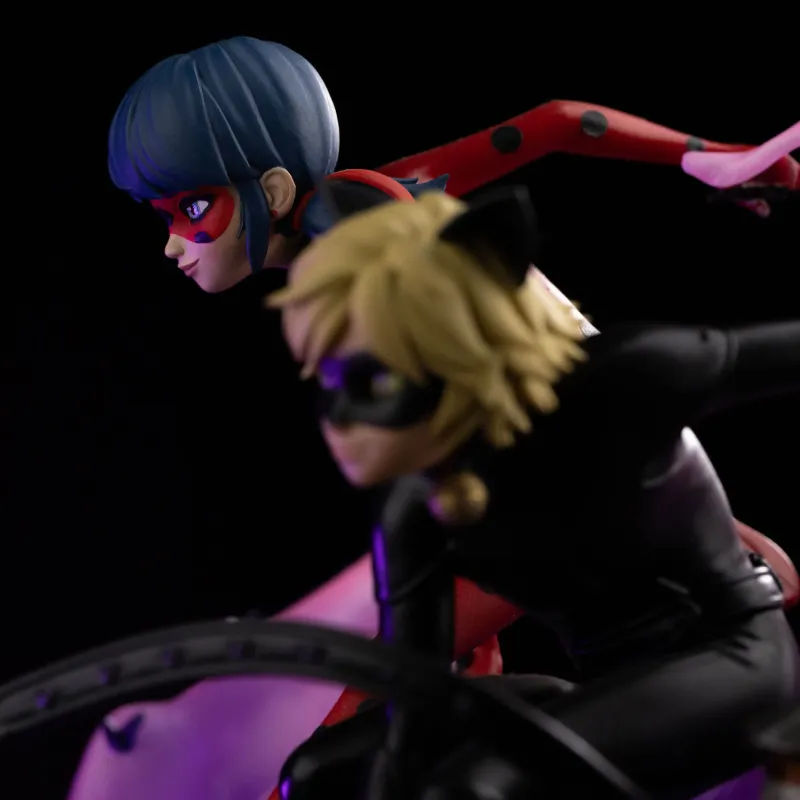 Miraculous Lady Bug and Cat Noir Iron Studios
