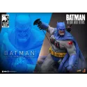 DC Batman: The Dark Knight Returns Batman (Battle Damaged Version) Hot Toys