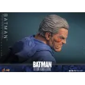 DC Batman: The Dark Knight Returns Batman (Battle Damaged Version) Hot Toys