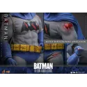 DC Batman: The Dark Knight Returns Batman (Battle Damaged Version) Hot Toys