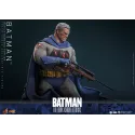 DC Batman: The Dark Knight Returns Batman (Battle Damaged Version) Hot Toys