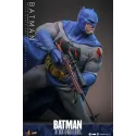 DC Batman: The Dark Knight Returns Batman (Battle Damaged Version) Hot Toys