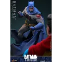 DC Batman: The Dark Knight Returns Batman (Battle Damaged Version) Hot Toys