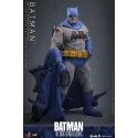 DC Batman: The Dark Knight Returns Batman (Battle Damaged Version) Hot Toys