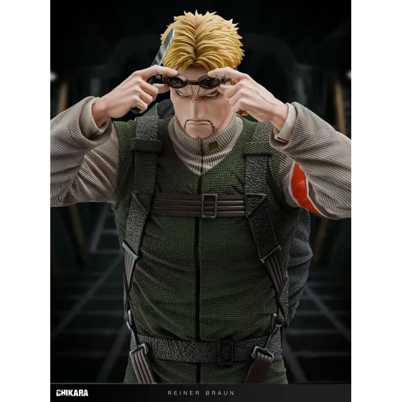 Attack on Titan Reiner Braun Parachuting Chikara Studio
