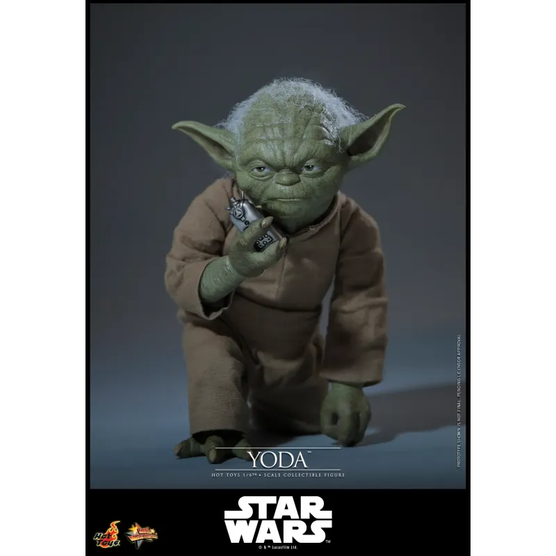 Star Wars: Revenge of the Sith Yoda Hot Toys
