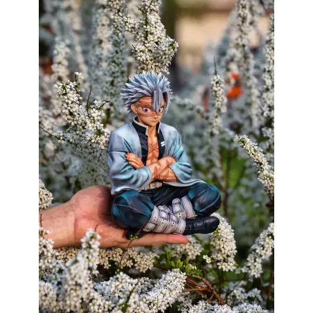Kimetsu no Yaiba Sanemi Shinazugawa Sitting Pose REN Studio