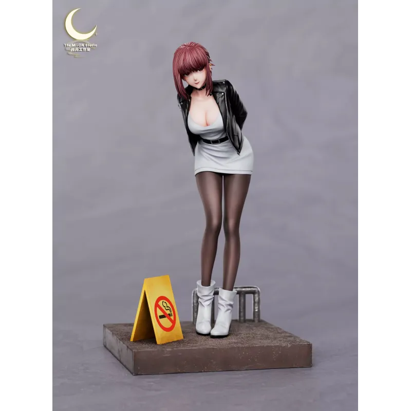 Dos personas fumando detrás del supermercado Tayama 1/6 - The Moon Studio