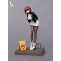 Dos personas fumando detrás del supermercado Tayama 1/6 - The Moon Studio