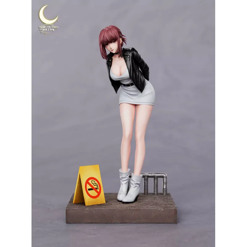 Dos personas fumando detrás del supermercado Tayama 1/6 - The Moon Studio