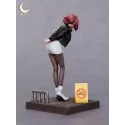 Dos personas fumando detrás del supermercado Tayama 1/6 - The Moon Studio
