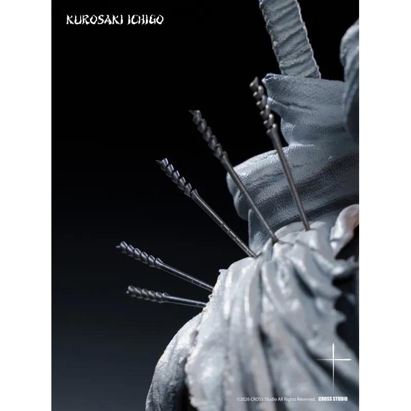 Bleach Kurosaki Ichigo Cross Studio - Collectible Figure