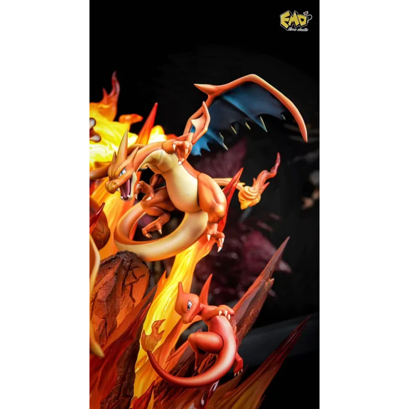 EMO Studio Charizard with LED - Unique Collectible Figure