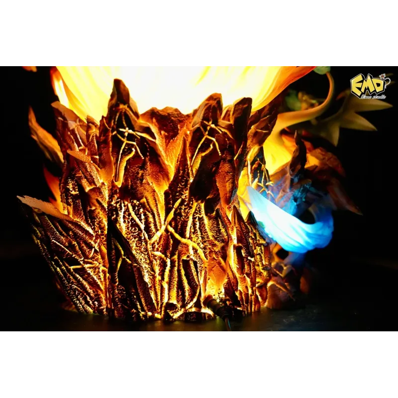 EMO Studio Charizard with LED - Unique Collectible Figure