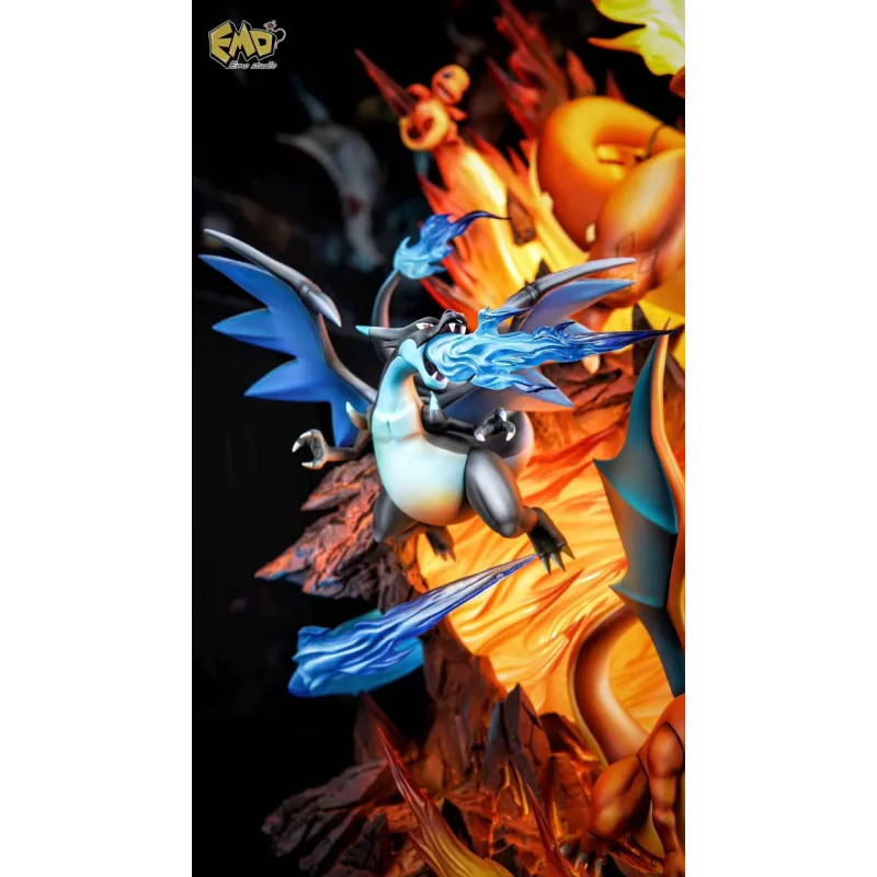 EMO Studio Charizard with LED - Unique Collectible Figure
