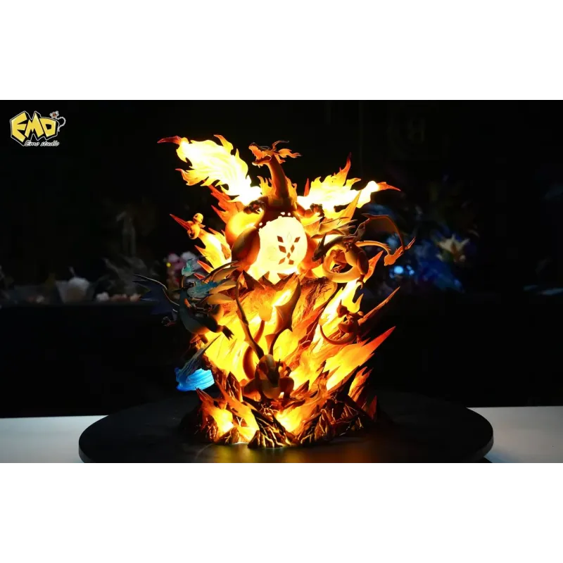 EMO Studio Charizard with LED - Unique Collectible Figure